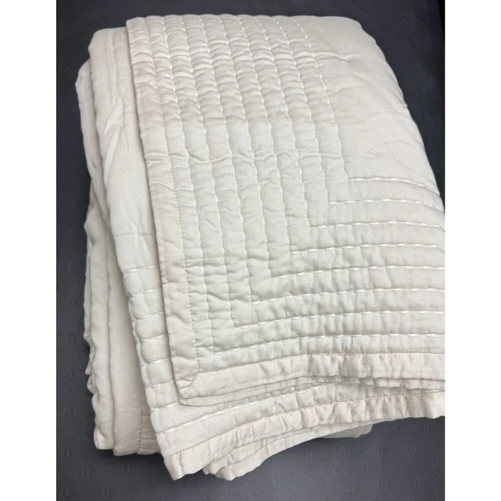 Donna Karan Full/Queen The Essential Silk Quilt , Ivory , RARE